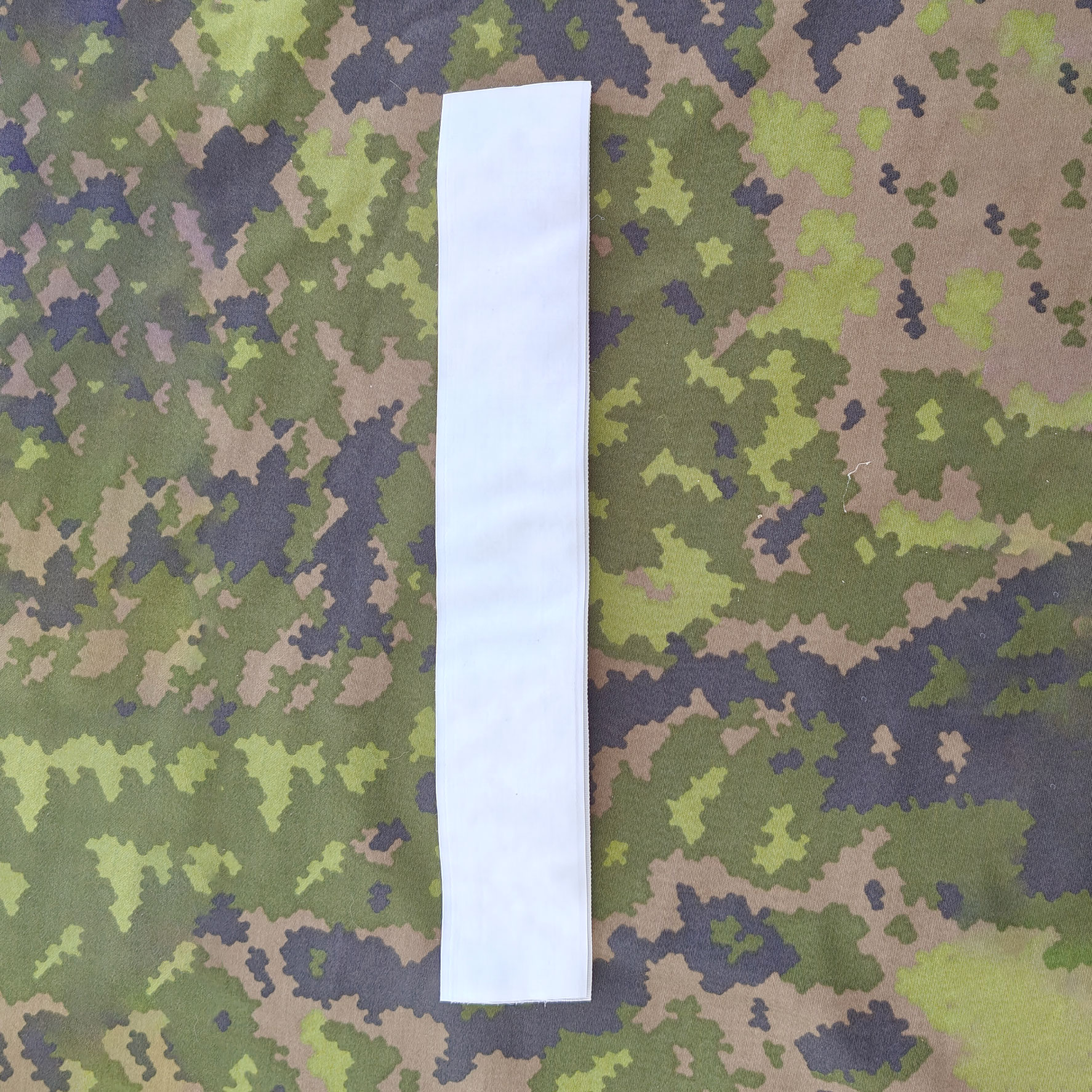 White velcro field dressing